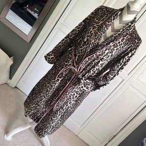 Leopard super soft bathrobe. Like new, except a tiny ink spot in the lining.